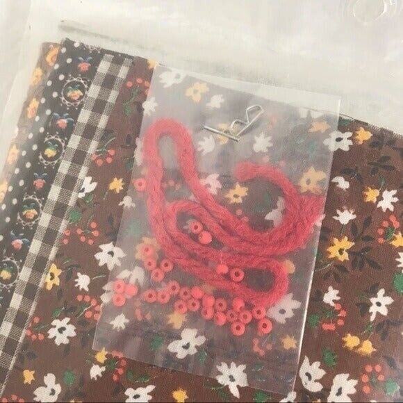 Yours Truly Vintage Unopened Three 5 Inch Angel Christmas Ornament Kit 1976 - Picture 4 of 4